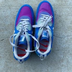 Rand new Nike Air Max. Worn once. Great shape.